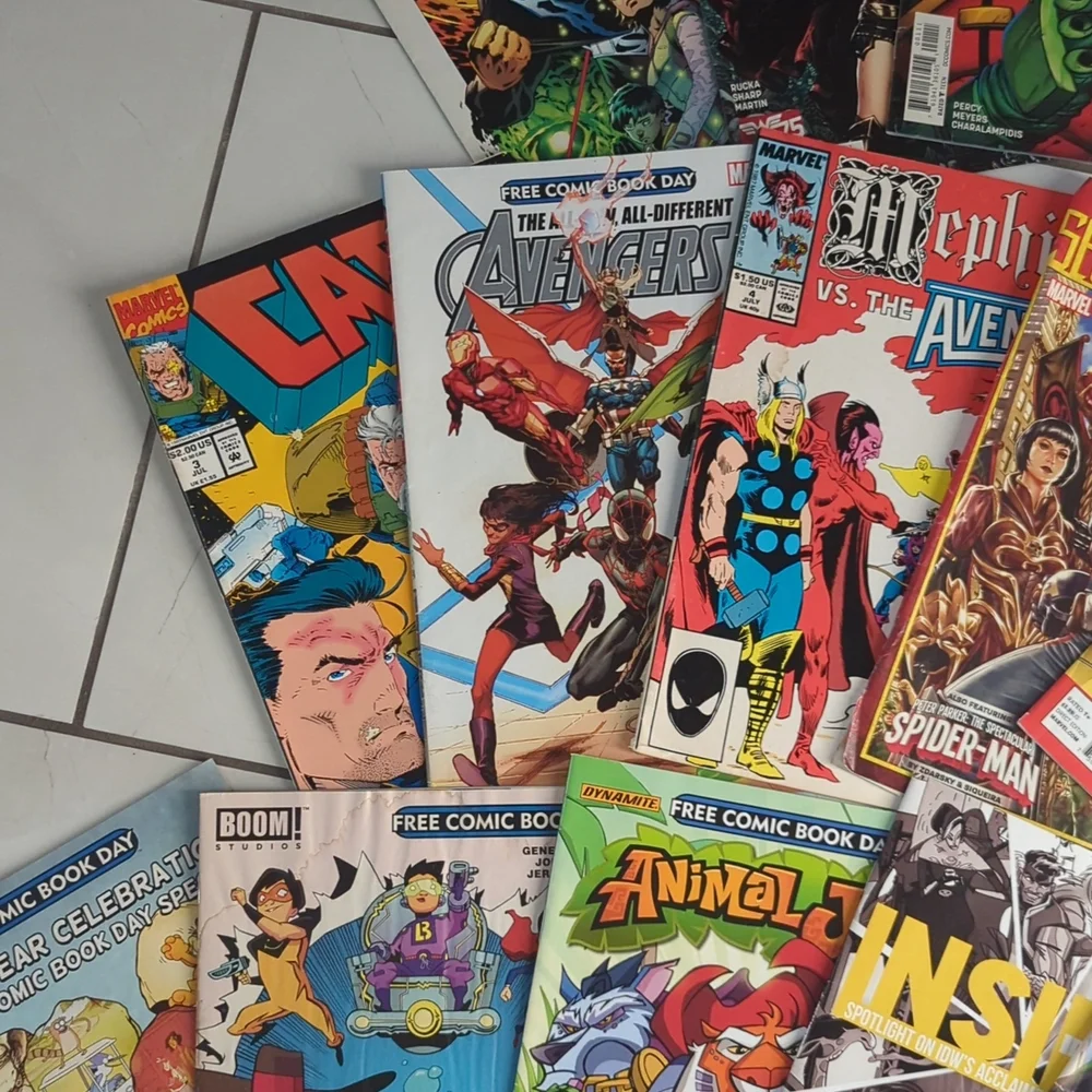 Collector's DC Comic bundle - Picture 4 of 9